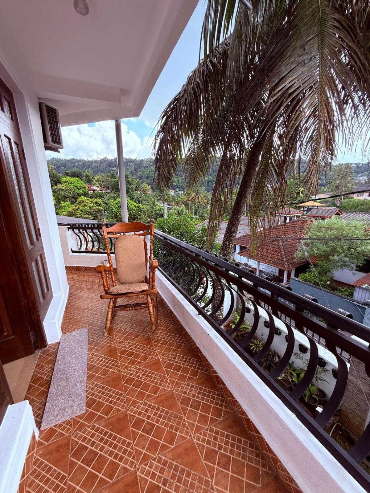 Resident View Homestay Kandy Exterior foto