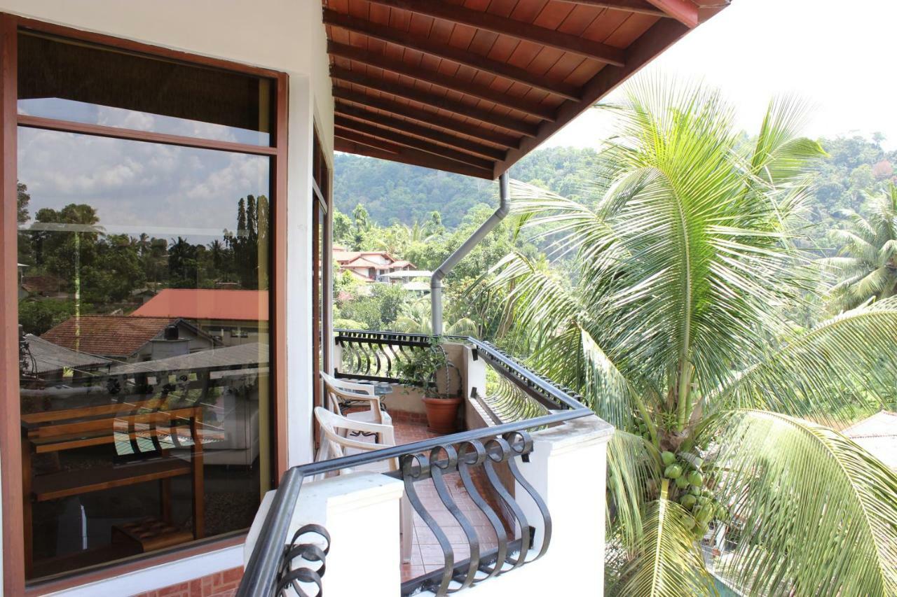 Resident View Homestay Kandy Exterior foto